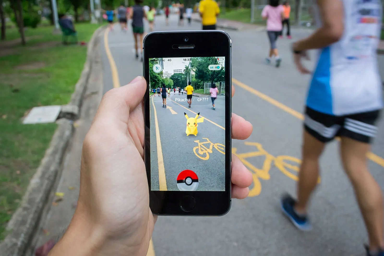 Entrenadores explorando en Pokémon GO